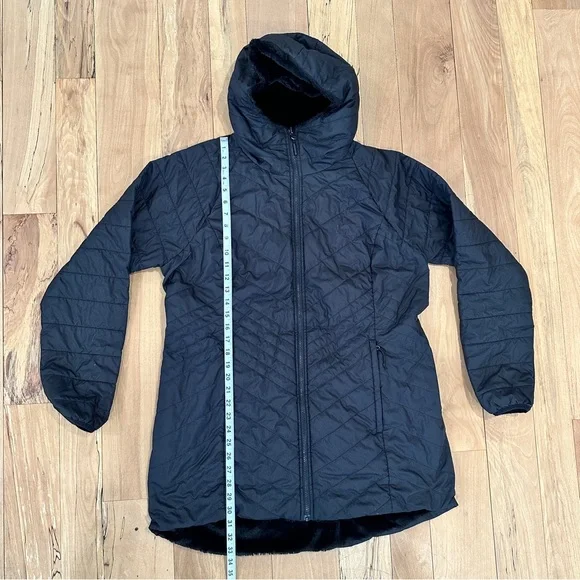 The North Face Mossbud Reversible Parka in Asphalt Grey - Picture 12 of 12